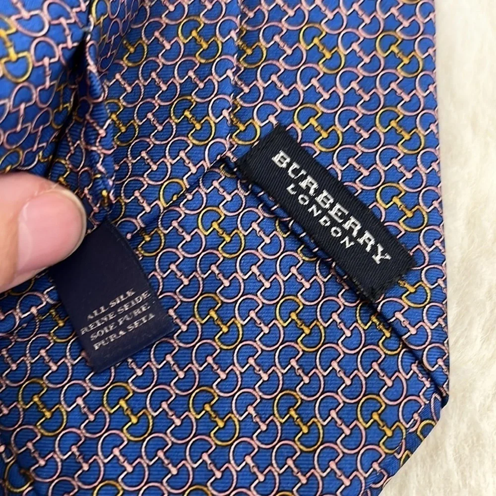 Burberry silk tie blue with pink and gold D ring design - Picture 5 of 9